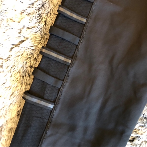 Lululemon breezy crop NWT Size 8 - Picture 2 of 7